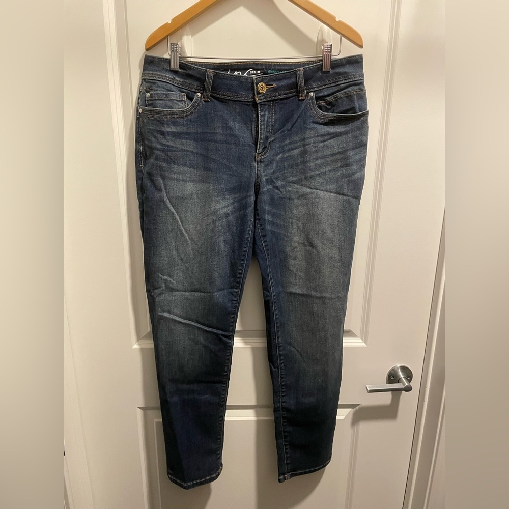 INC Denim. Women’s Skinny Leg Curvy Fit Jeans. Size 12S. Blue.